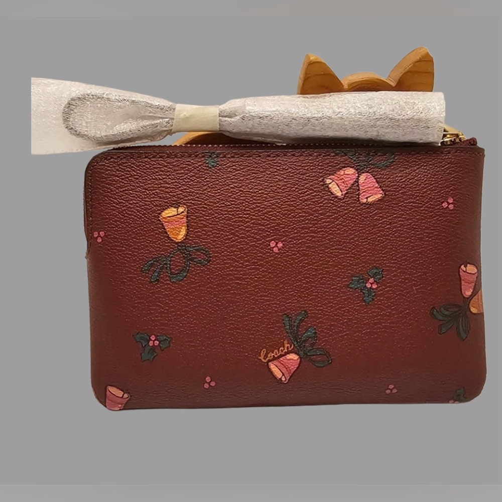 Low NWT Coach Burgundy Floral Wallet - Picture 2 of 4